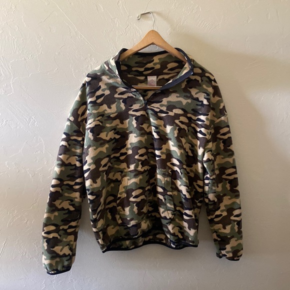 camo pullover with zipper - Picture 1 of 4
